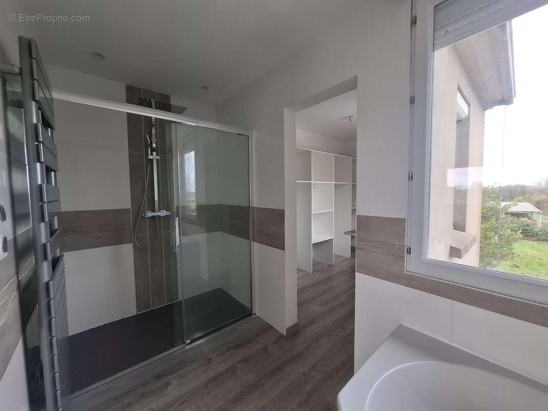 Maison à SAINT-ETIENNE-DE-MER-MORTE