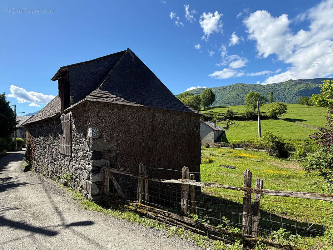 Maison avec dépendance attenante a rénover entiérement 09800 Villeneuve - photo 3