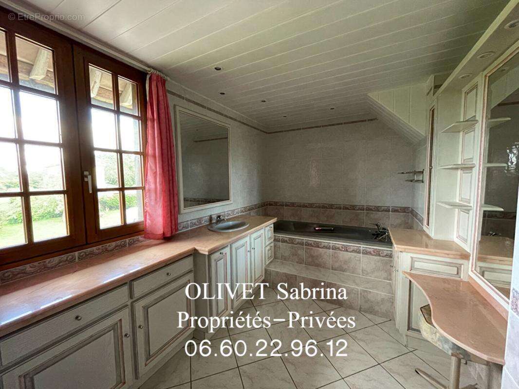 Maison à LA TRINITE-DE-THOUBERVILLE