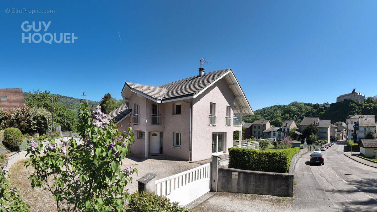 Maison à LA ROCHETTE