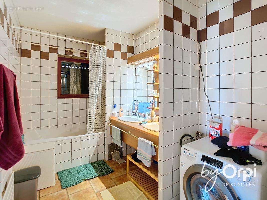 Maison à NERIS-LES-BAINS