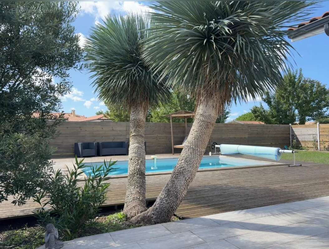 Maison à PARENTIS-EN-BORN