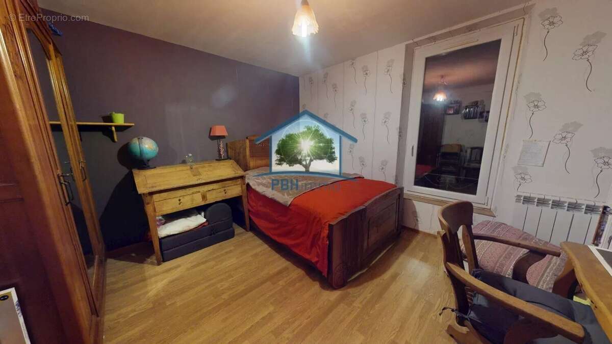 Maison à SAINT-SAUVES-D&#039;AUVERGNE