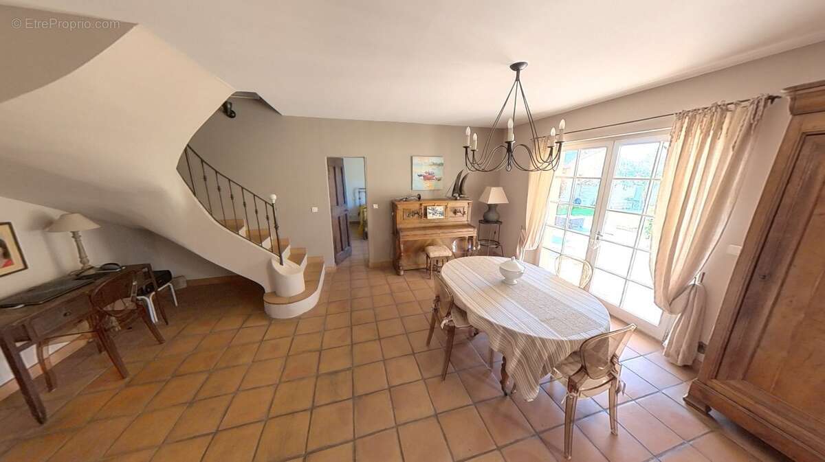 Maison à BESSAN