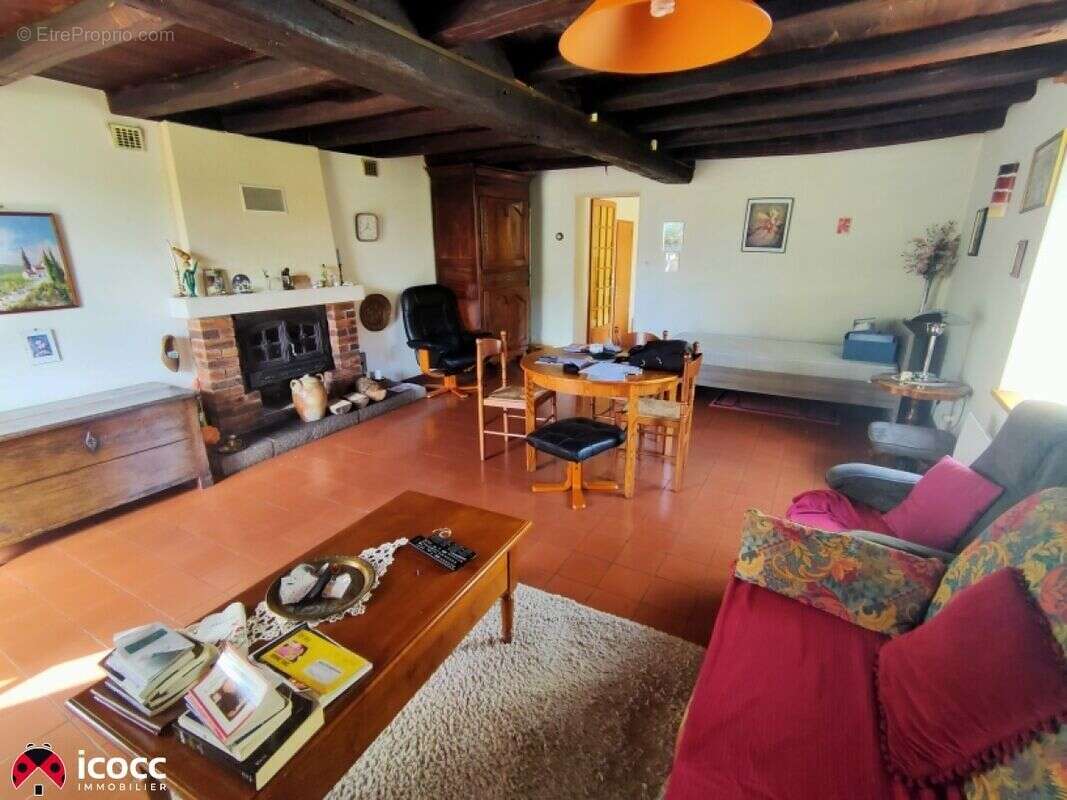 Maison à SAINTE-GEMME-LA-PLAINE