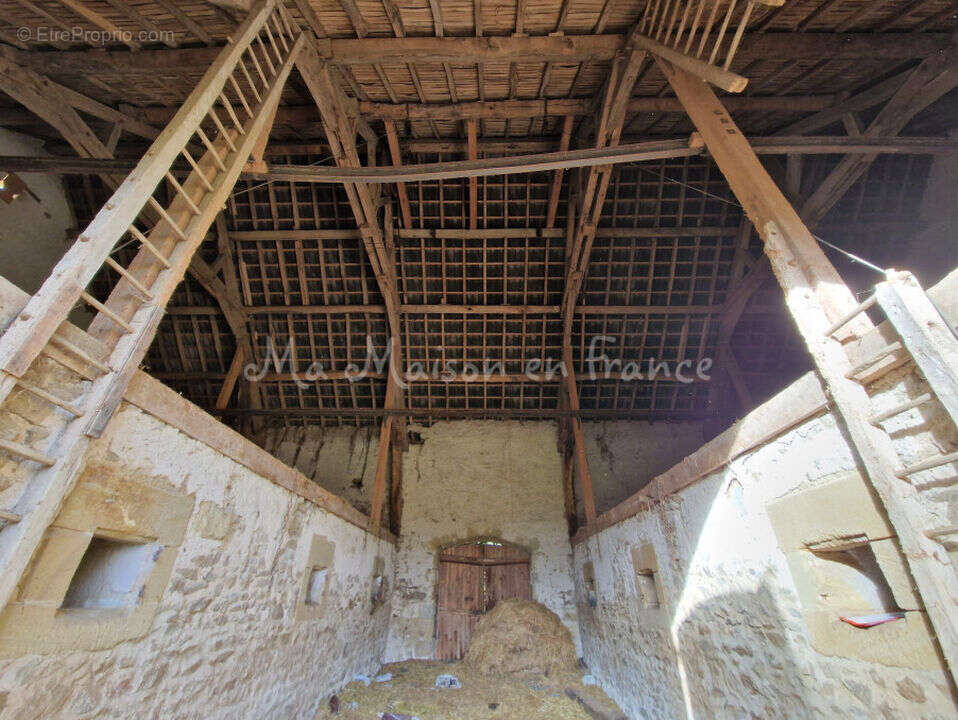 Autre à SAINT-POURCAIN-SUR-SIOULE