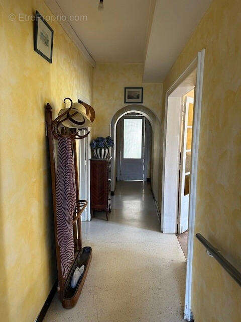 COULOIR RDC - Maison à VIC-FEZENSAC