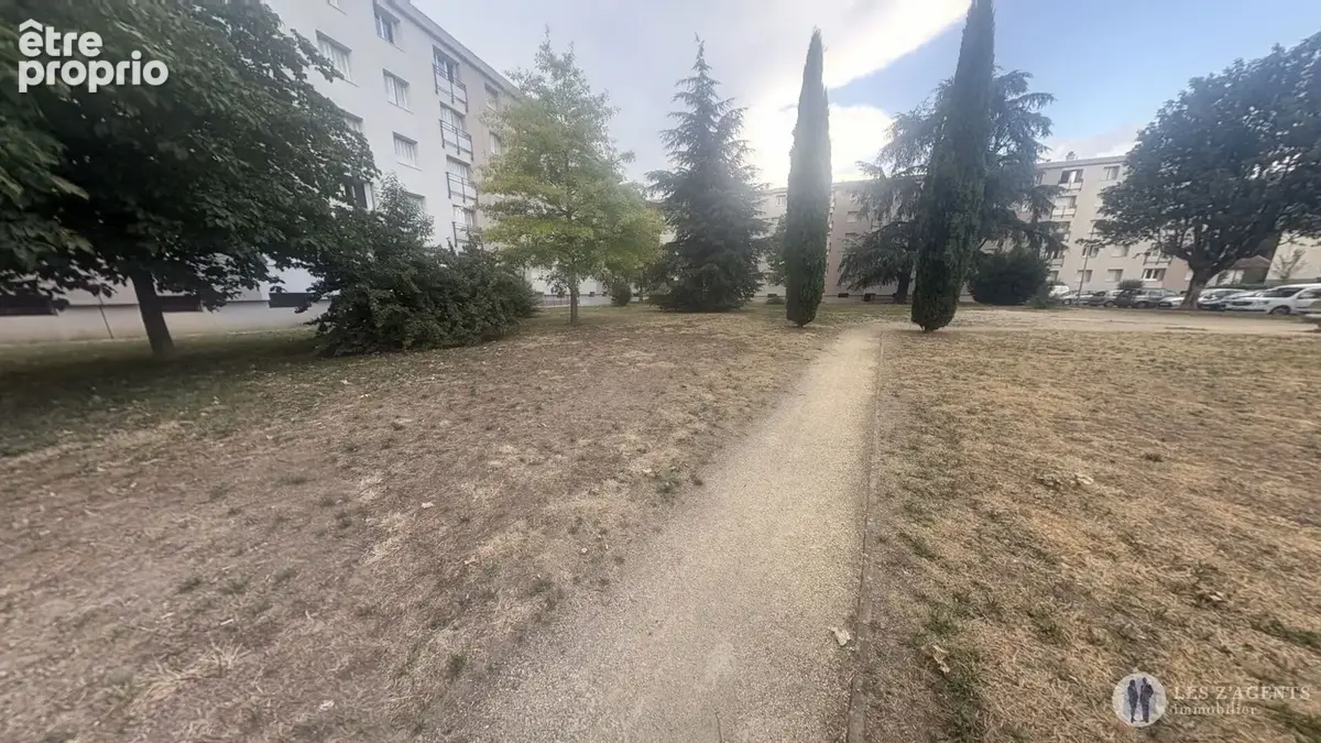 T4 copropriété ravalée et fermée avec parc - photo 7
