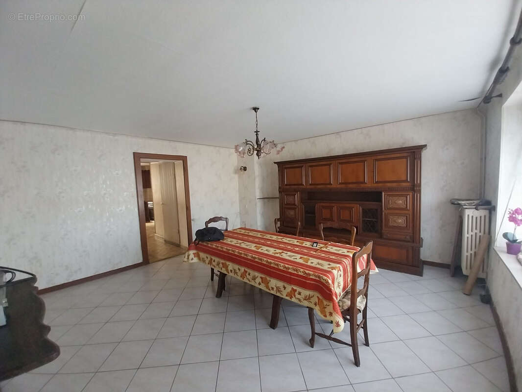 Maison à BACOURT