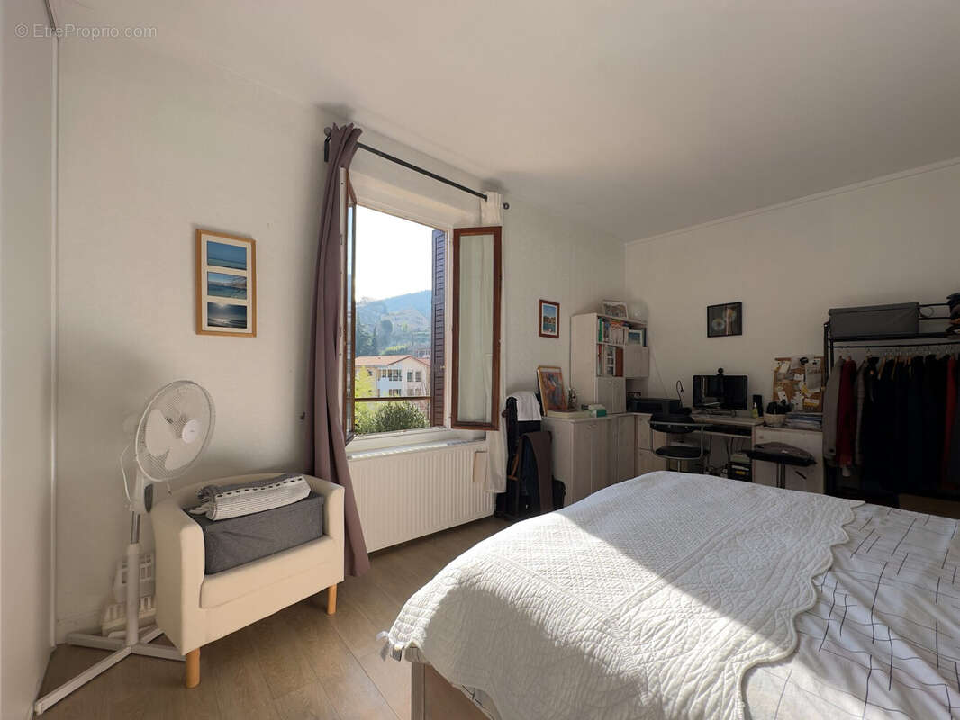 Appartement 83 m² à Albigny-Sur-Saone  - photo 4