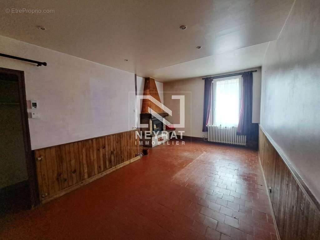 Maison à SAINT-FORGEOT