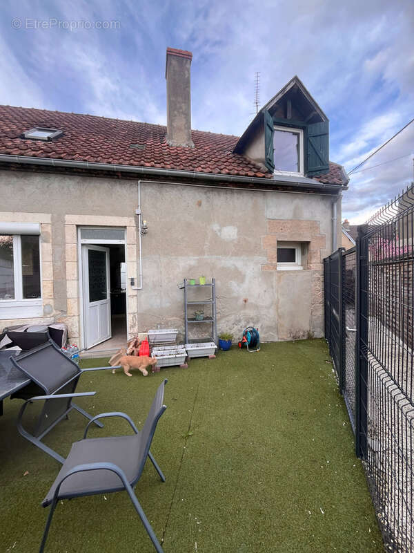 Maison à YZEURE
