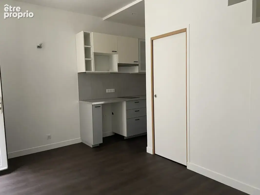 A VENDRE Paris 17ème, à proximité de la Porte de Clichy, ... - photo 2