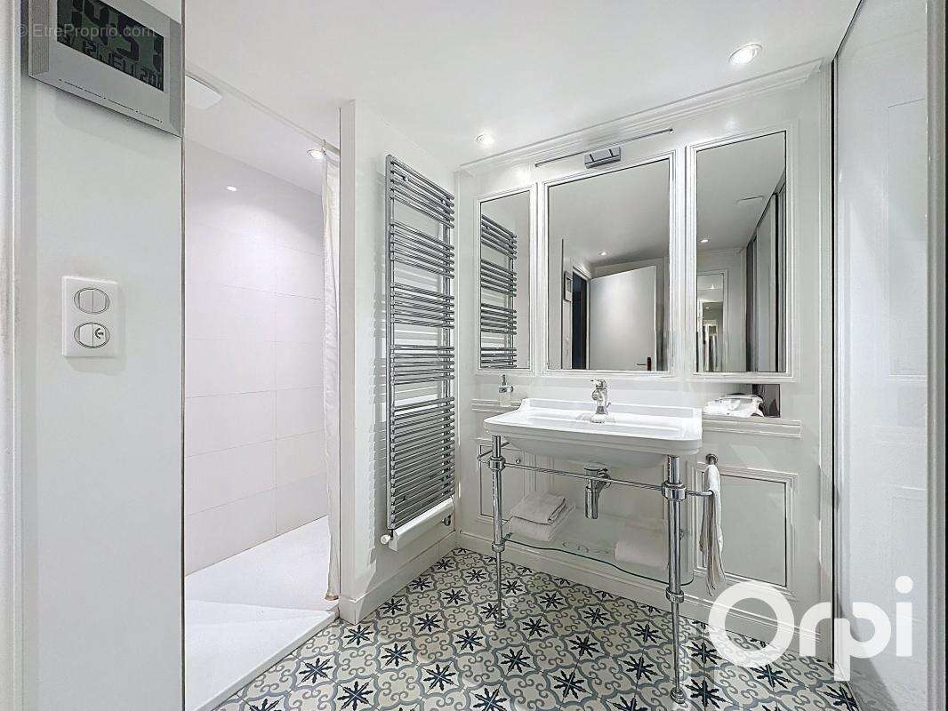 Appartement à VILLENEUVE-LOUBET