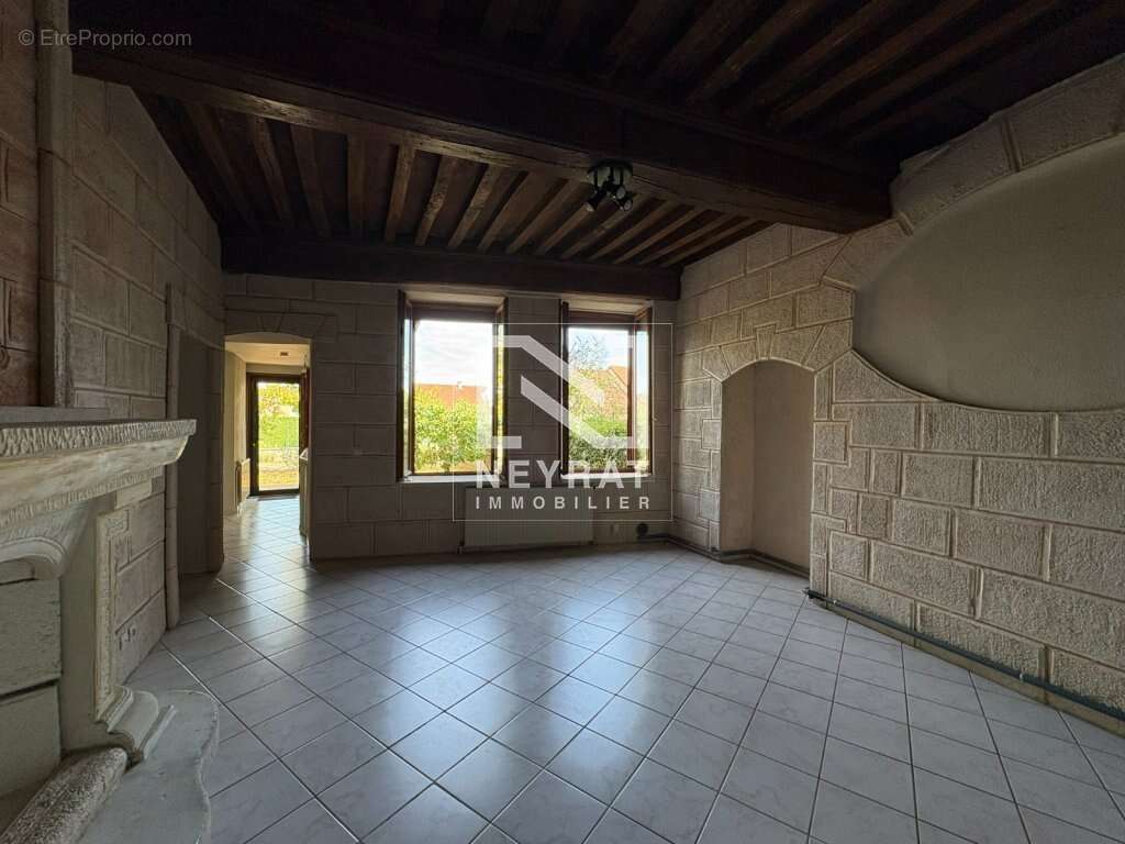 Appartement en rez-de-jardin avec garage - Vieux Chenove - photo 3