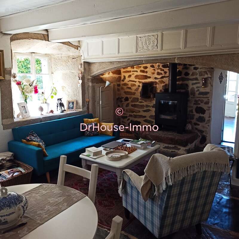 Maison à SAINT-HOSTIEN