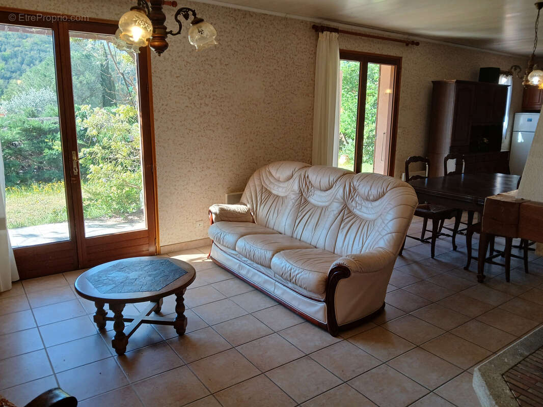 Maison à REYNES