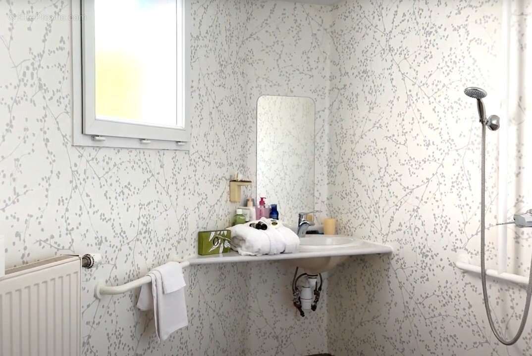 INVESTISSEMENT LOCATIF  Thonon-les-Bains  Résidence EHPAD Omeris Résidence du Léman - 5,40 % de rentabilité - photo 4