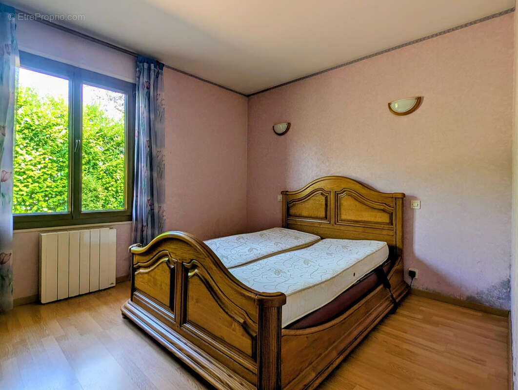 Maison plain pied en centre village - photo 8
