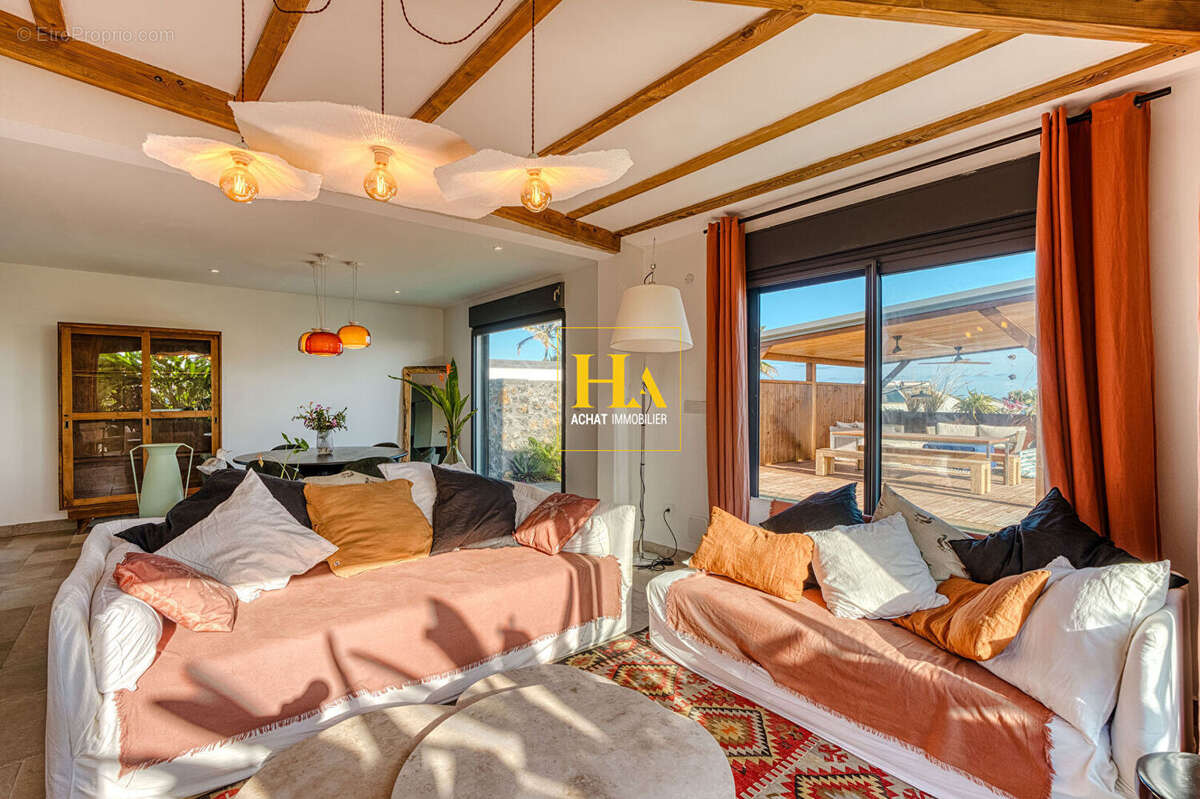 Villa contemporaine 160 m² avec piscine et vue mer ,Terre Sainte, Saint-Pierre - photo 3