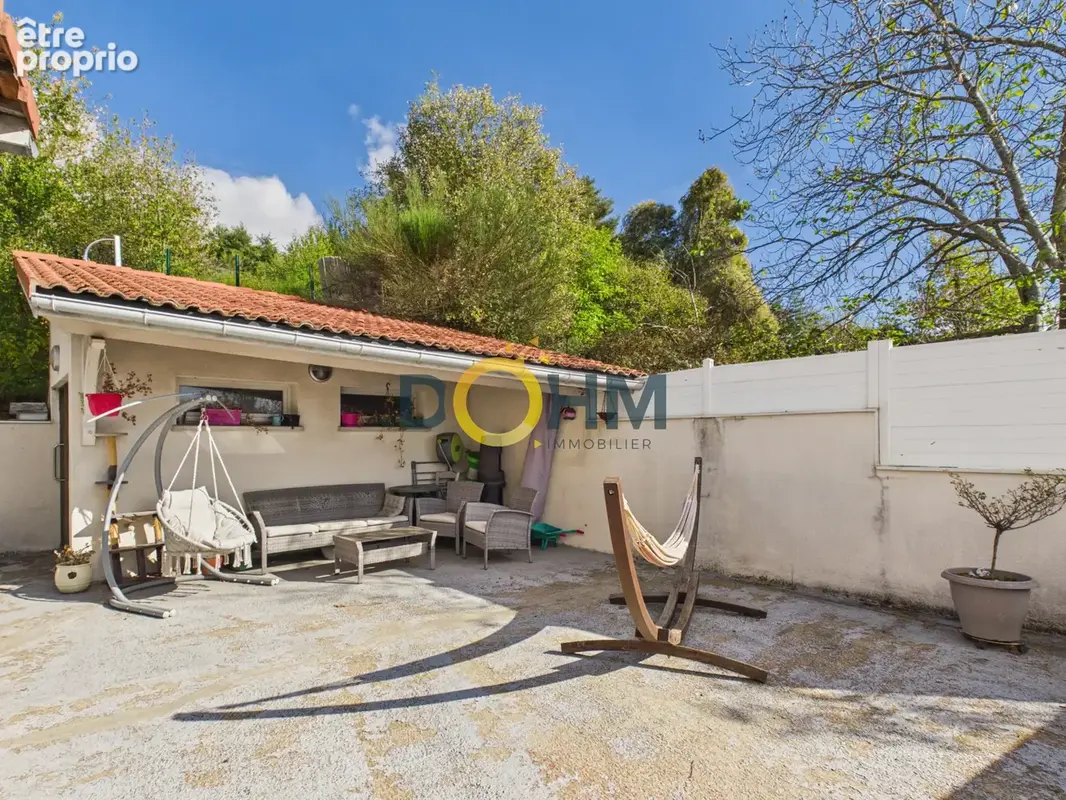Maison familiale avec jardin, piscine et garages à Saint-Ferréol-d’Auroure - photo 16
