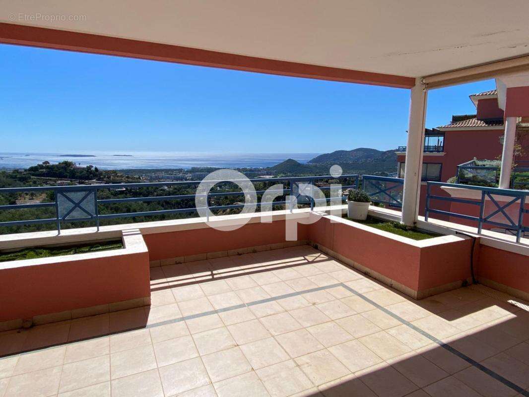 Appartement à MANDELIEU-LA-NAPOULE