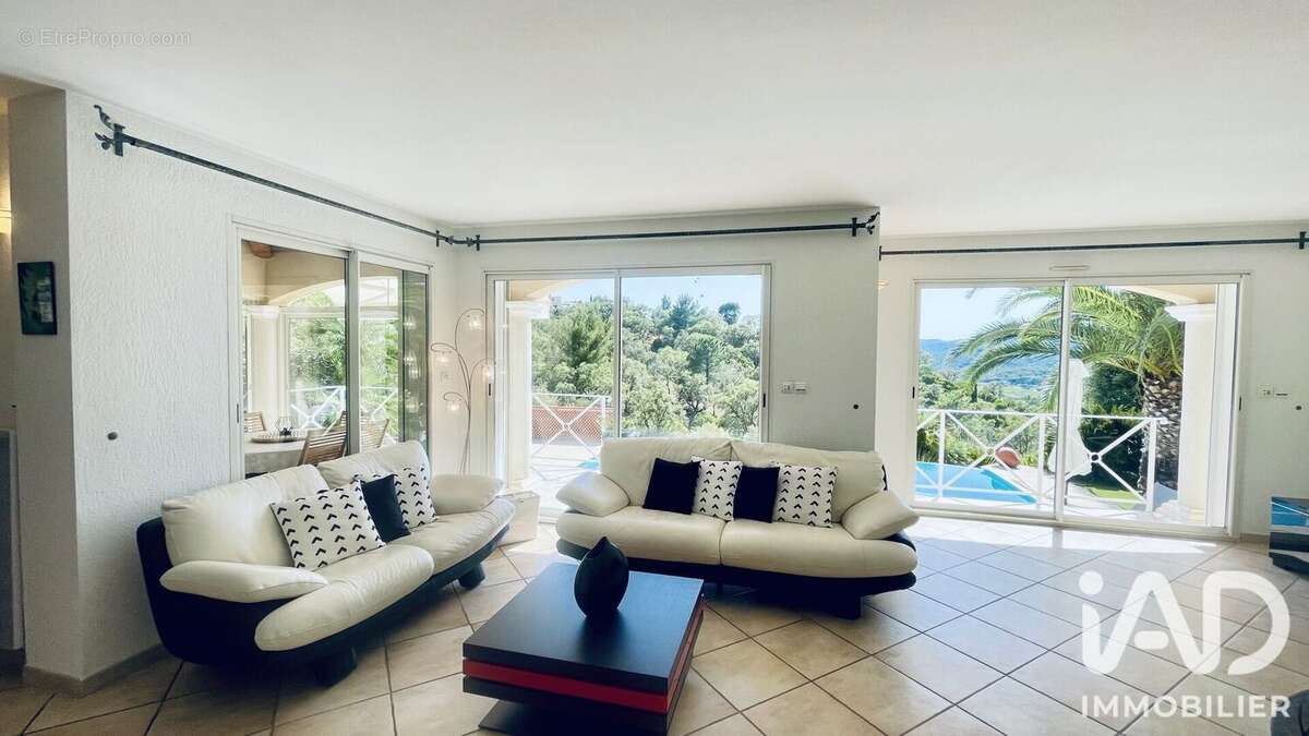 Photo 5 - Maison à LA LONDE-LES-MAURES