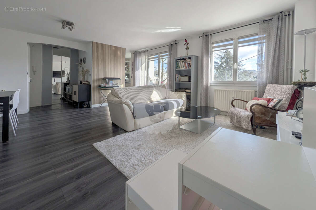 Appartement à SAINT-MAUR-DES-FOSSES
