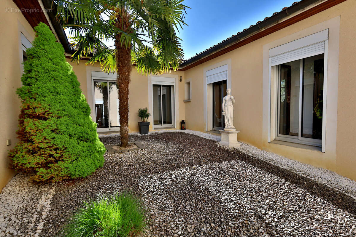 Maison à SAINT-GEORGES-D'ESPERANCHE
