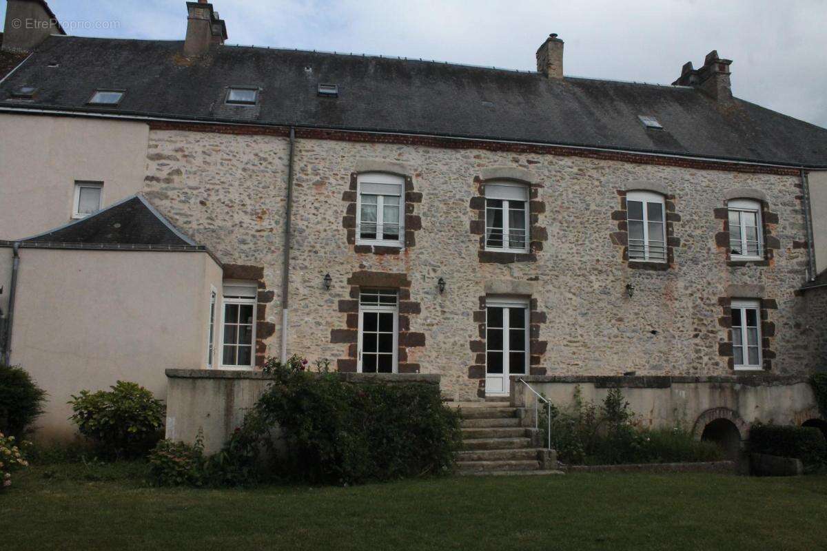 Maison à FRESNAY-SUR-SARTHE