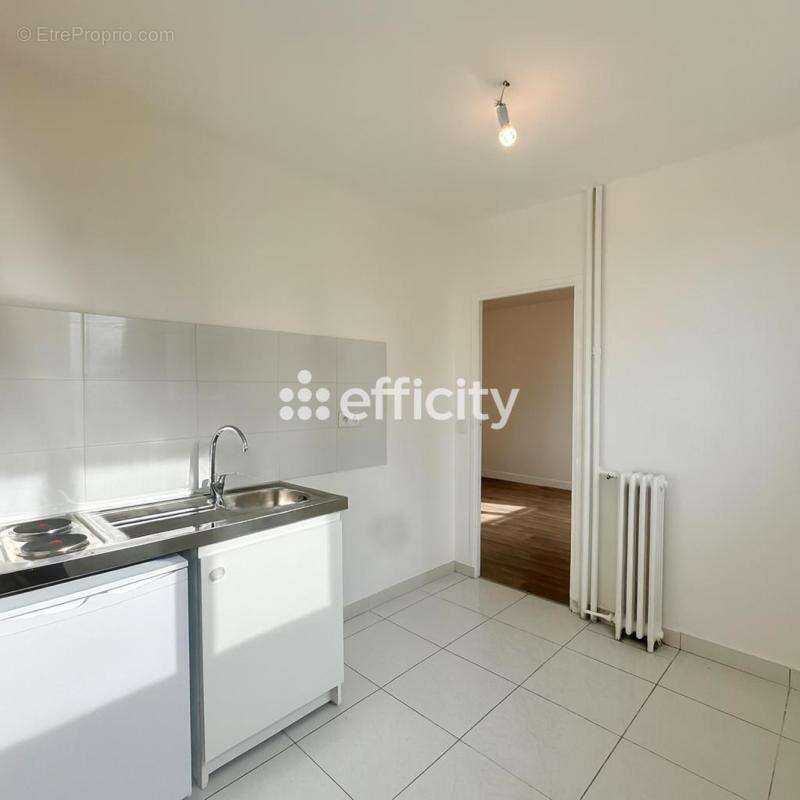 Appartement à AUBERVILLIERS