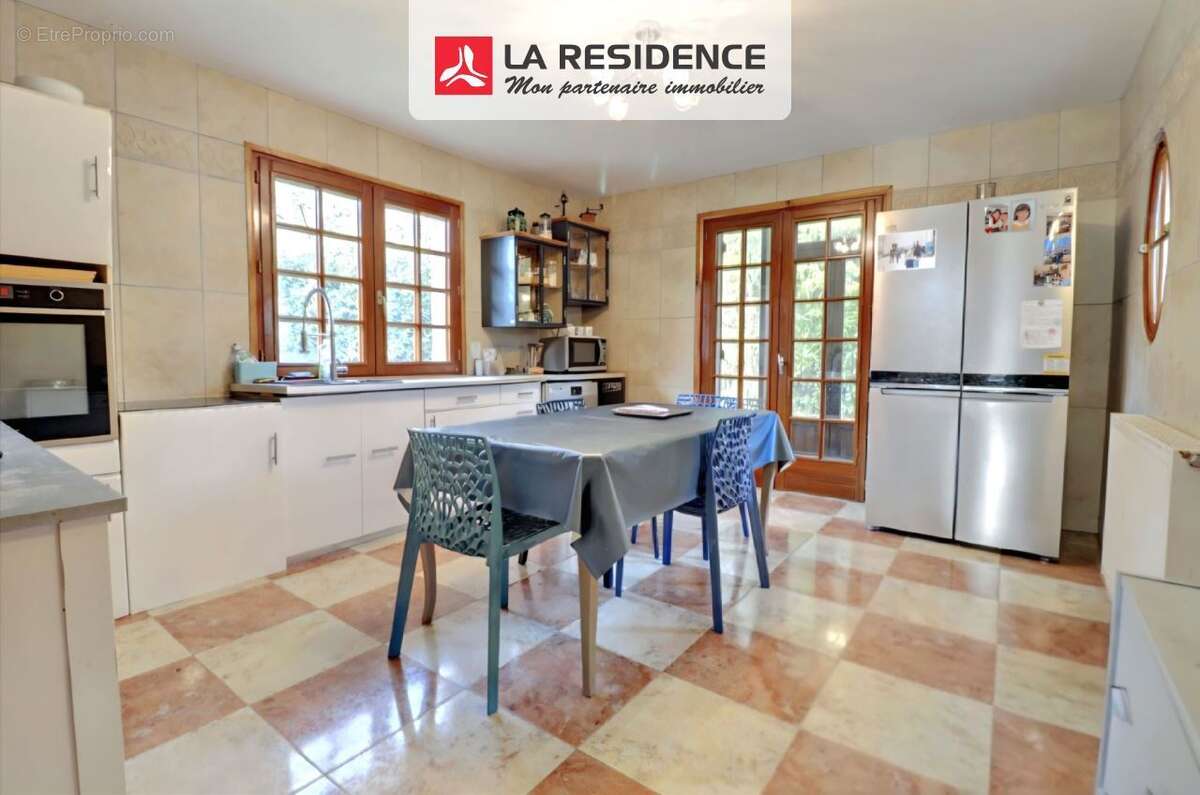 Maison 176 m² à Houdan  - photo 9