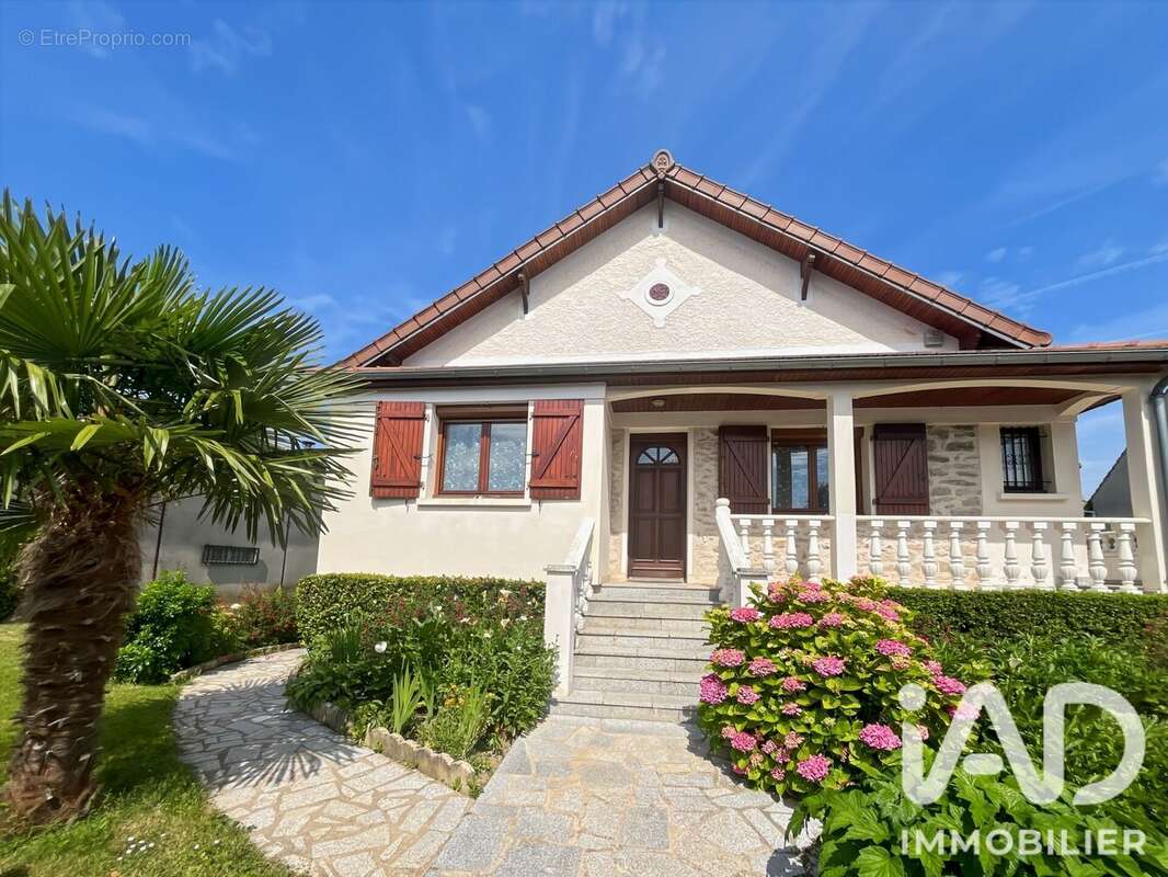 Maison 110 m² à Brie-Comte-Robert  - photo 5