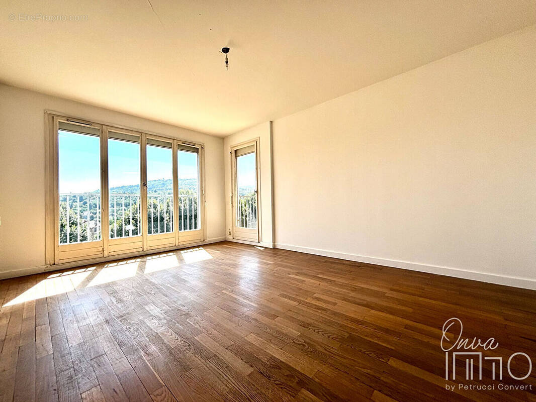 Appartement à FONTAINES-SUR-SAONE