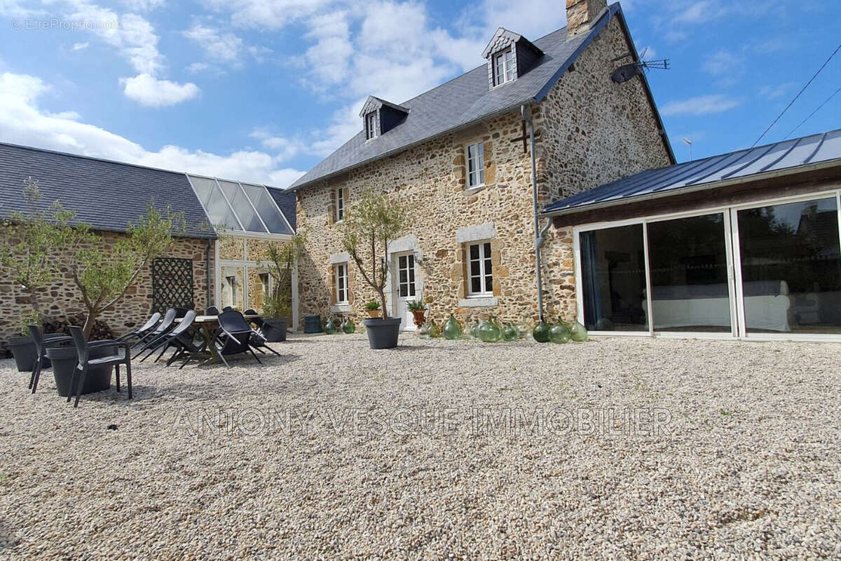 Maison à GOUVILLE-SUR-MER