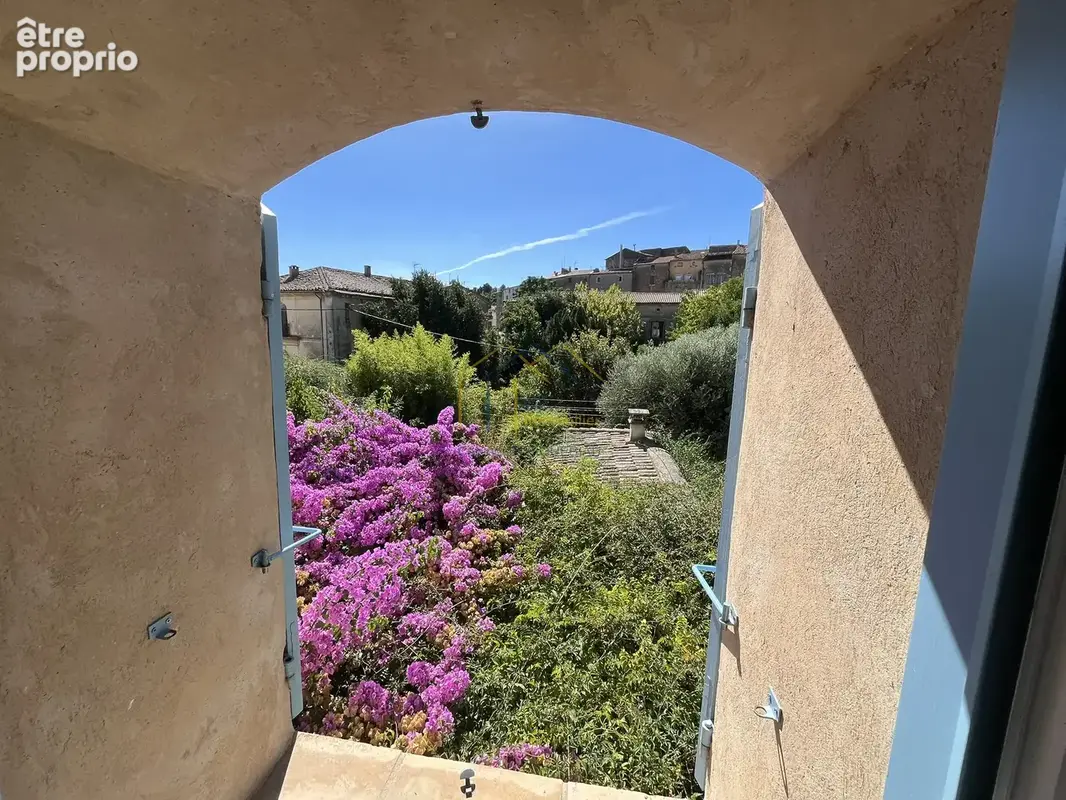 Maison de type vigneronne de 205m2 avec jardin et piscine - photo 22