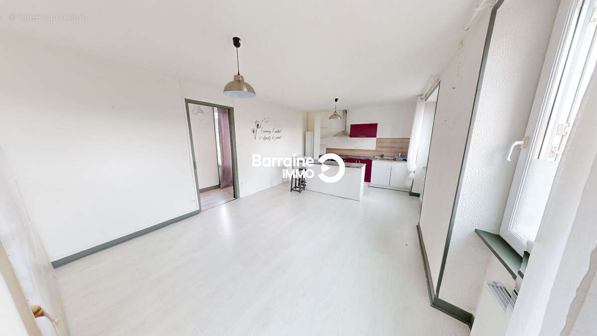 Appartement à LAMPAUL-GUIMILIAU