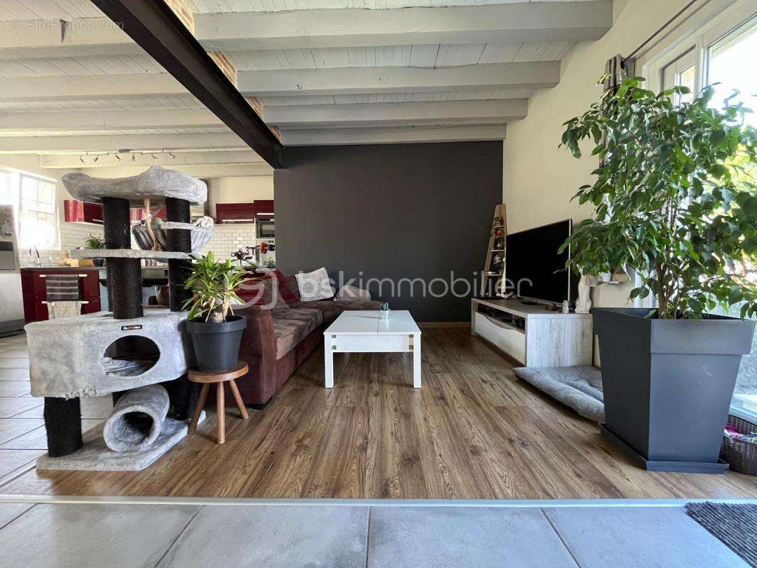 Maison à SAINTE-EULALIE-EN-BORN