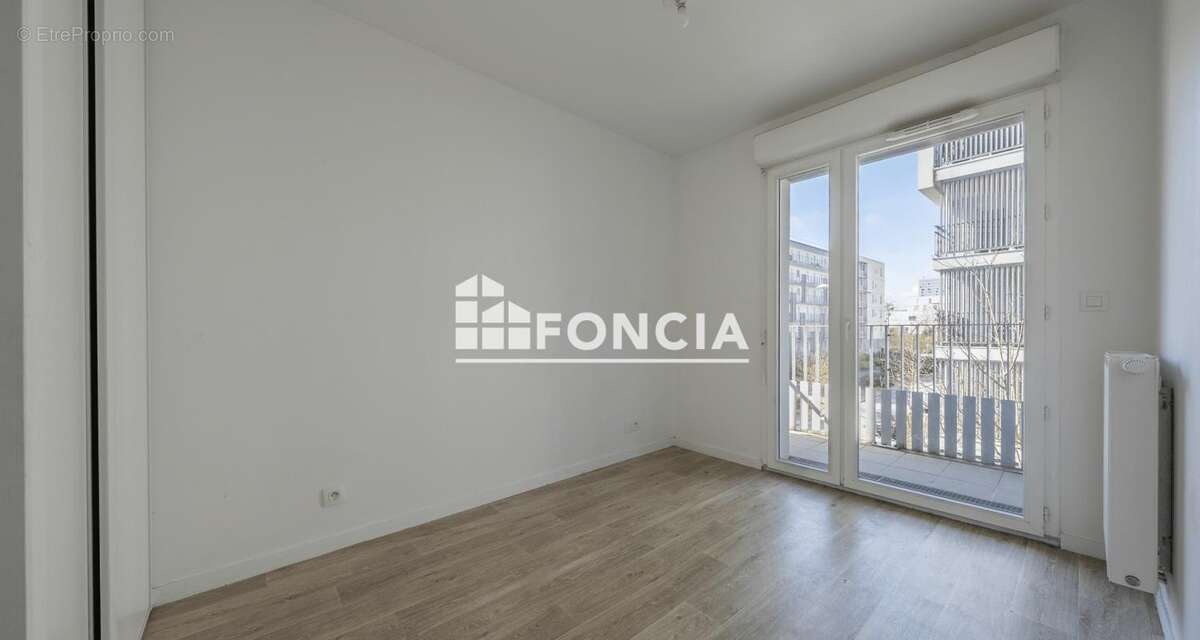 Spacieux T4 avec balcon à Lormont - photo 5