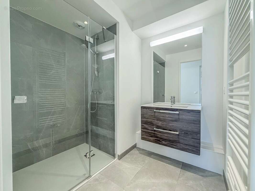Appartement à MONT-SAINT-AIGNAN