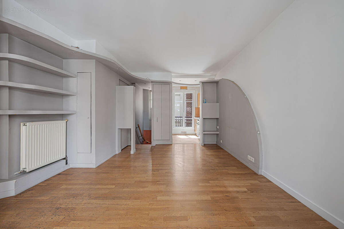 Appartement à PARIS-14E