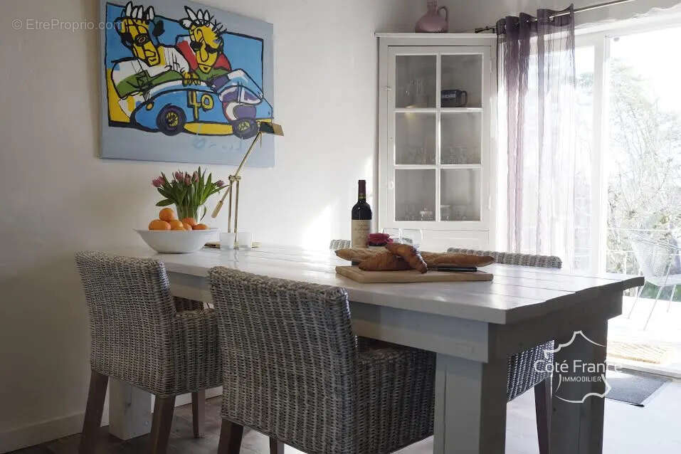 Maison à SAINT-MARTIN-LA-MEANNE