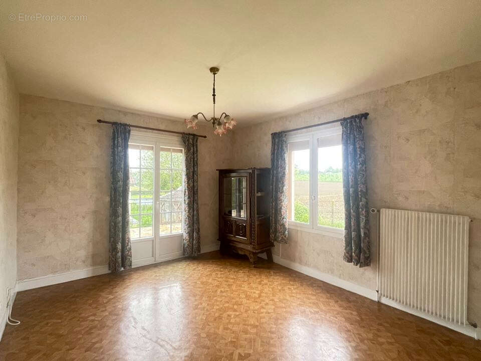 Maison à SAINT-SAMSON-LA-POTERIE