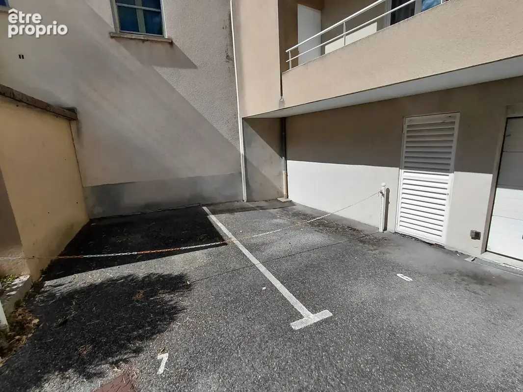 Vals-les-bains -  place de parking - photo 4