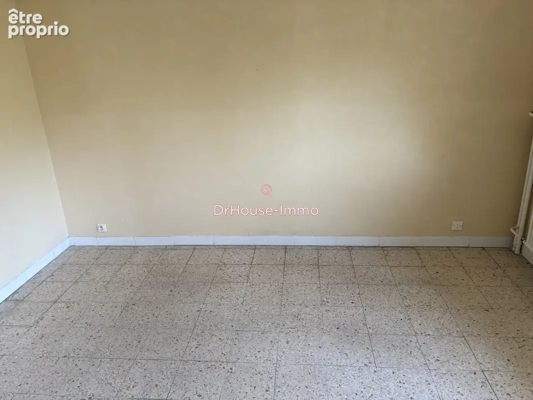 Appartement 66 m² à Ales  - photo 9