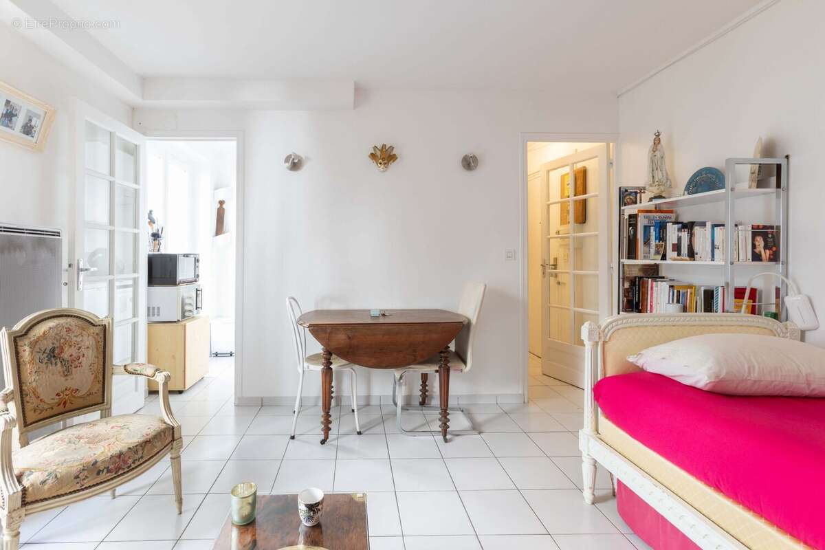 Appartement à PARIS-7E