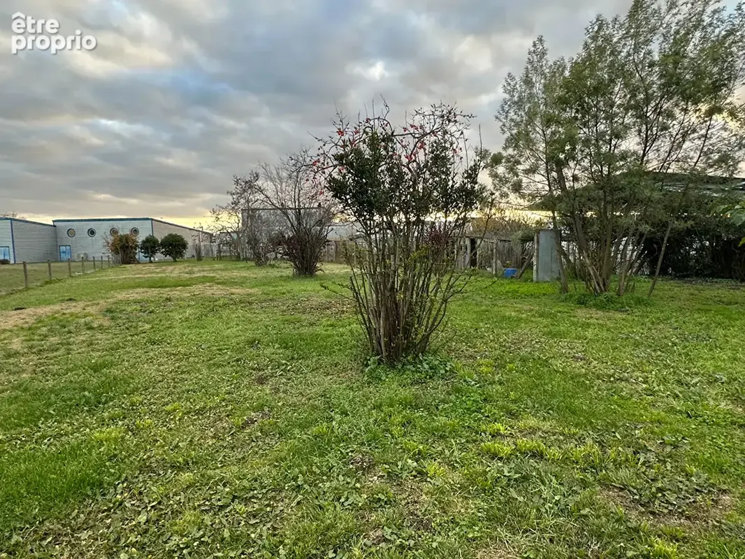 Montauban  82 albasud  maison et terrain de 2 600 m² environ a vendre : un emplacement pour votre entreprise - photo 3