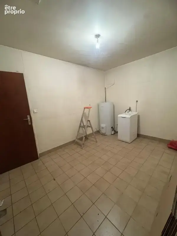Maison Familiale avec Trois belles chambres et deux garages - photo 23