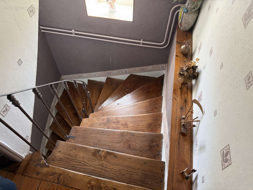 Maison de village et dépendances - photo 10