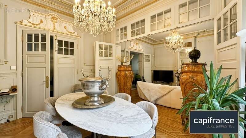 Une demeure de caractère au cœur du Jardin de la Rhonelle — 282 m² d'histoire préservée - photo 4